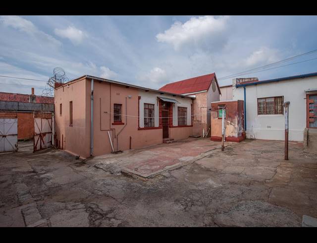 466M² BUSINESS FOR SALE IN TURFFONTEIN